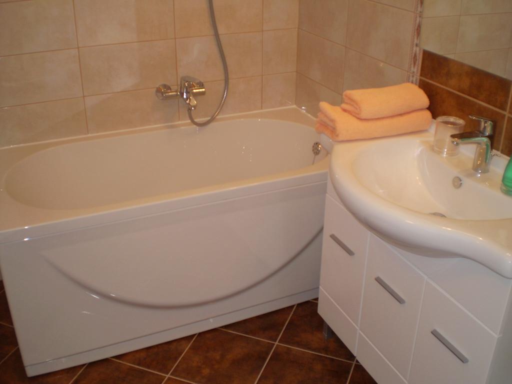 Apartments Tare, Free Parking Vodice Room photo