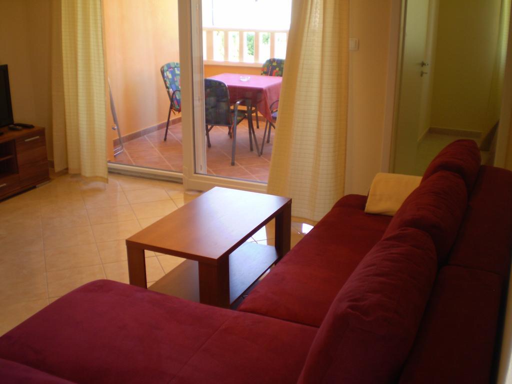 Apartments Tare, Free Parking Vodice Room photo